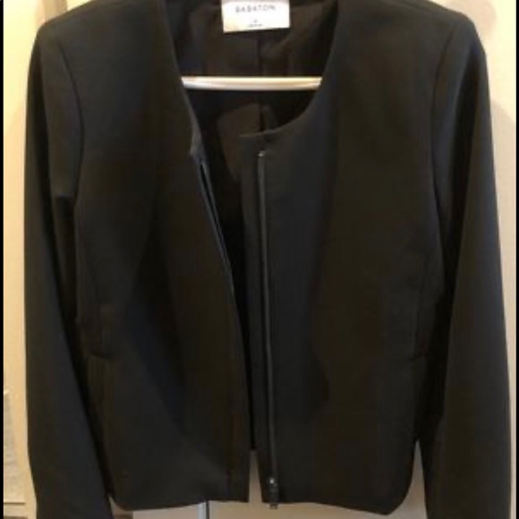 Aritzia Babaton Thanos Blazer - Never Worn - Picture 1 of 7